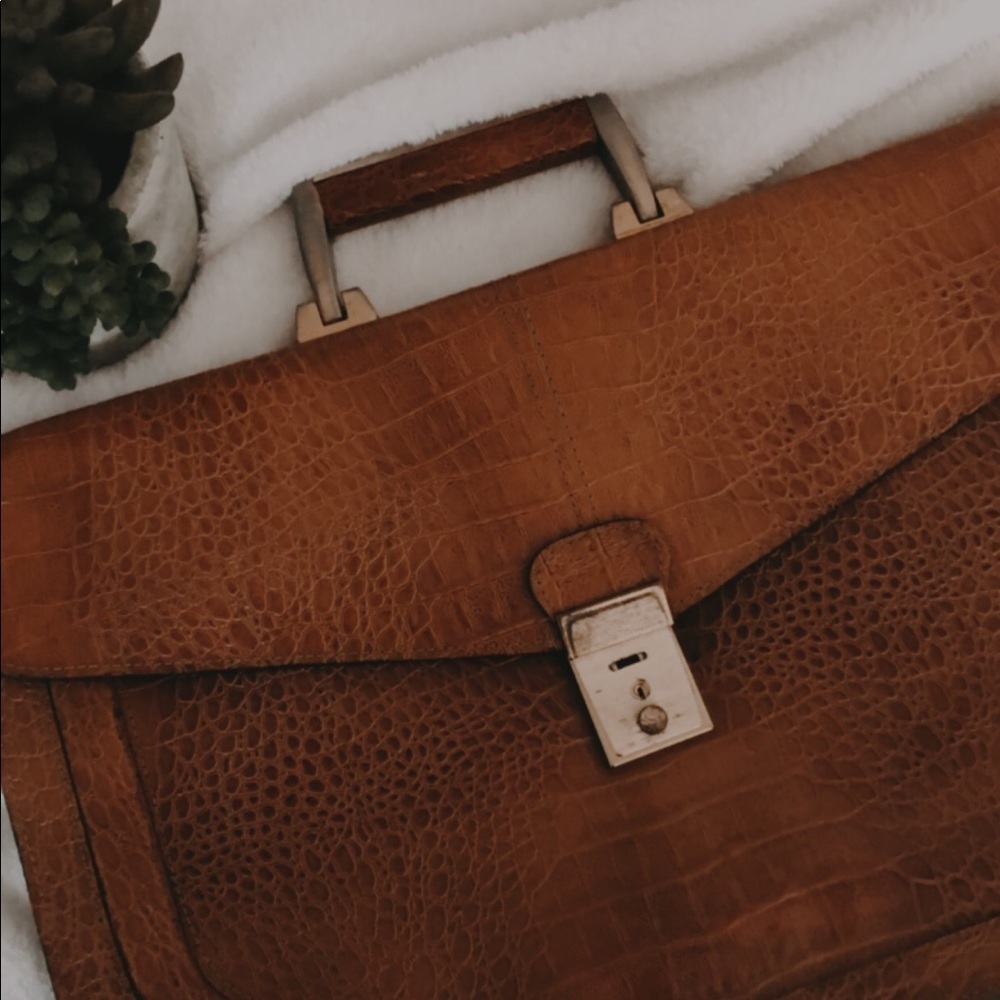 Briefcase Vintage - Looks like Croc! - Picture 3 of 13